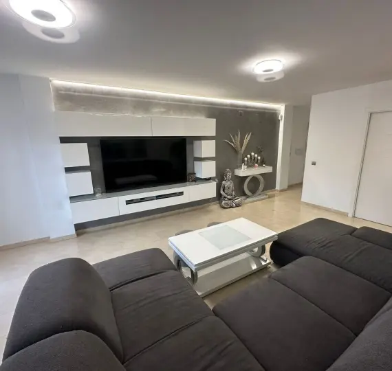 Продажа апартаментов на среднем этаже в Nueva Andalucía