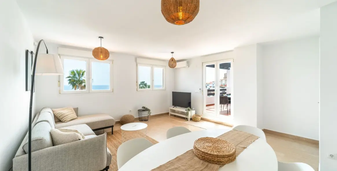 Sale of penthouse duplex in Manilva 8