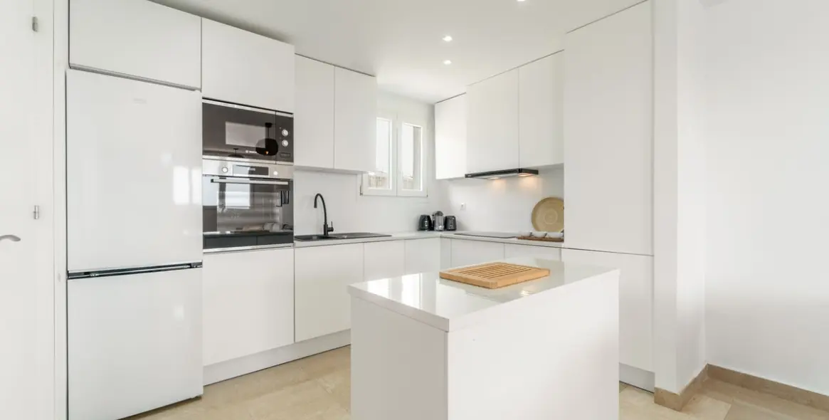 Sale of penthouse duplex in Manilva 12