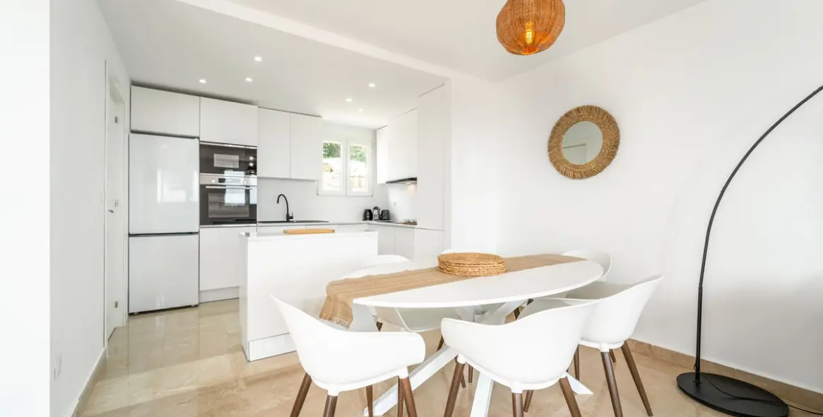 Sale of penthouse duplex in Manilva 14