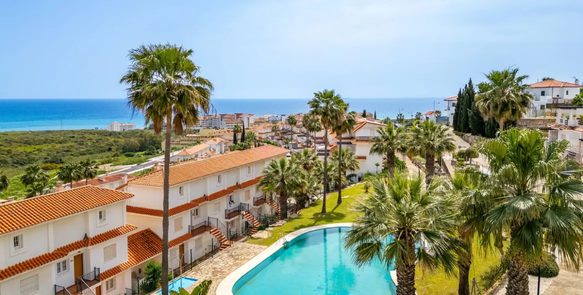 Sale of penthouse duplex in Manilva 23