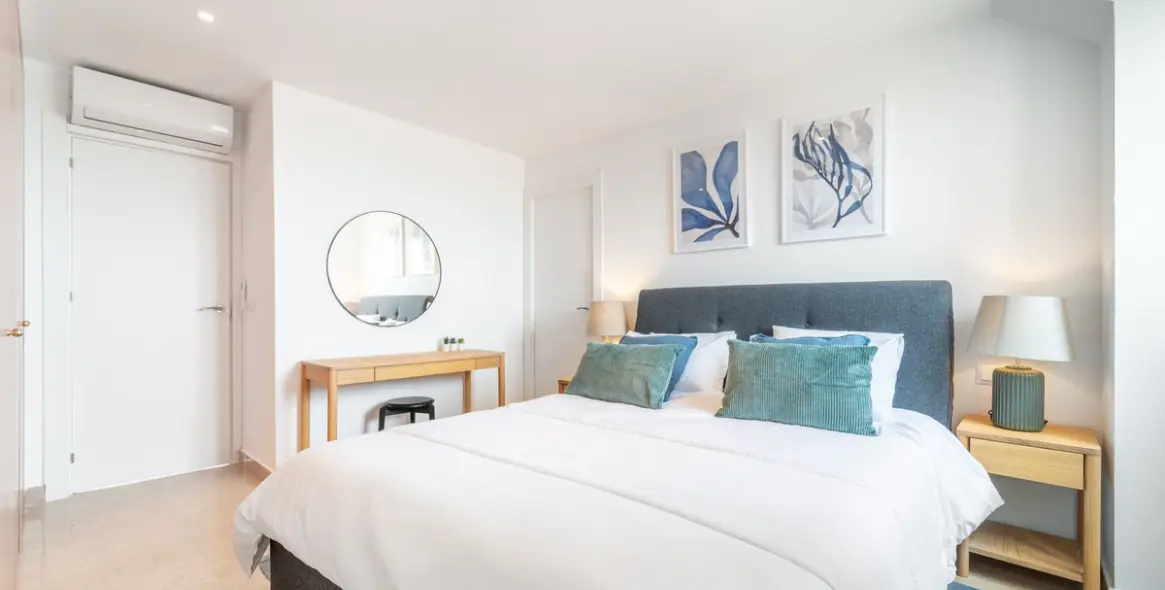 Sale of penthouse duplex in Manilva 30