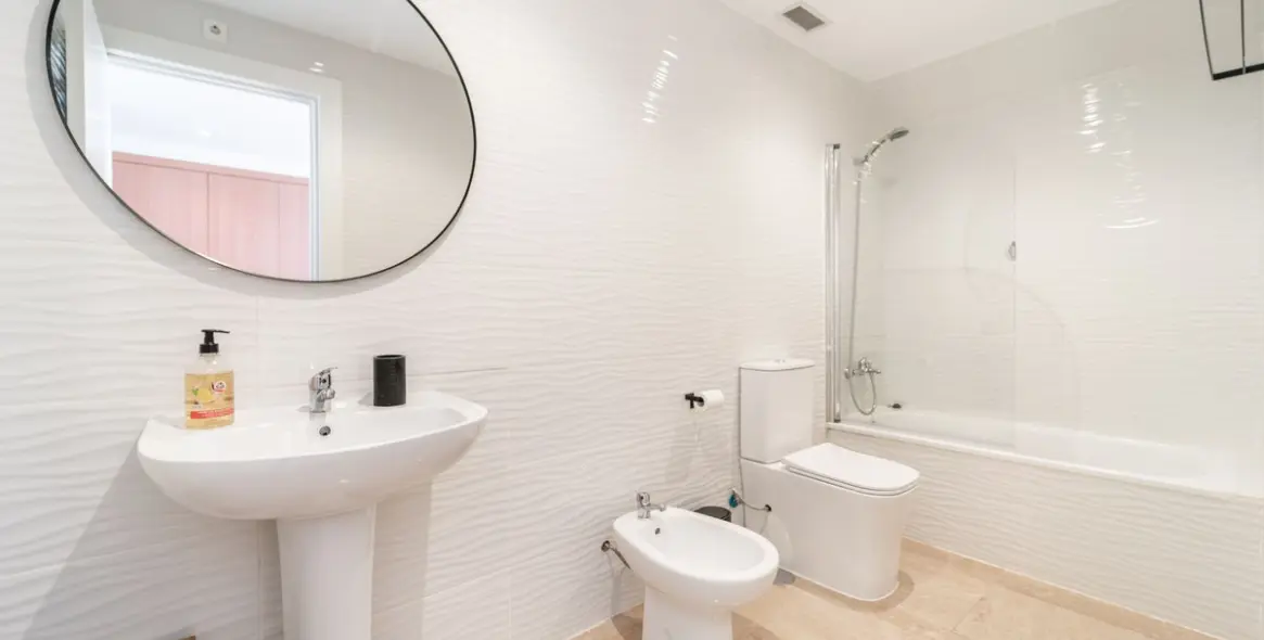 Sale of penthouse duplex in Manilva 36