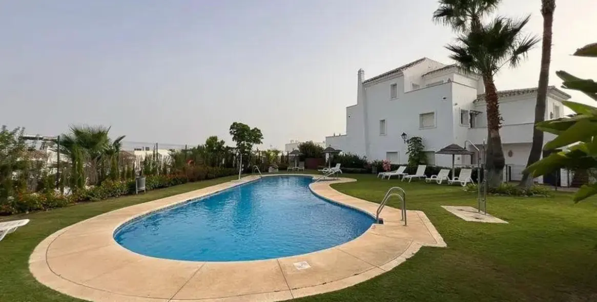 Sale of ground floor apartment in Nueva Andalucía 1