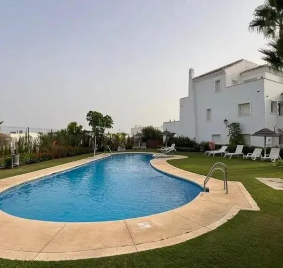 Sale of ground floor apartment in Nueva Andalucía