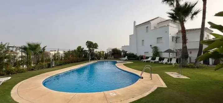 Sale of ground floor apartment in Nueva Andalucía 0