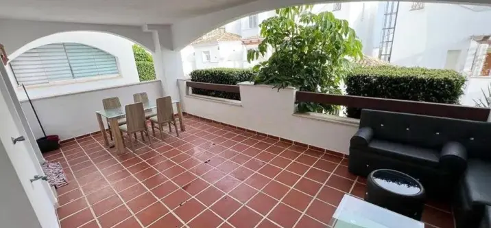 Sale of ground floor apartment in Nueva Andalucía 4