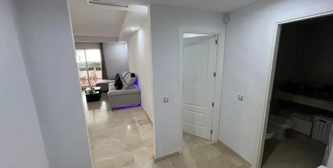 Sale of ground floor apartment in Nueva Andalucía 11