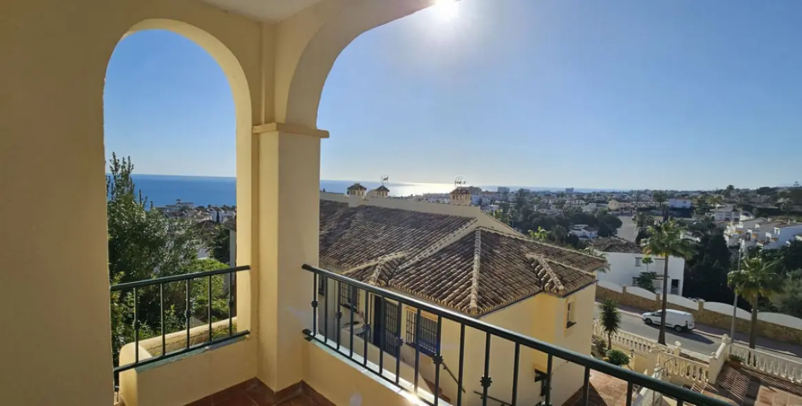 Sale of middle floor apartment in Riviera del Sol 5