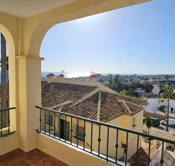 Sale of middle floor apartment in Riviera del Sol