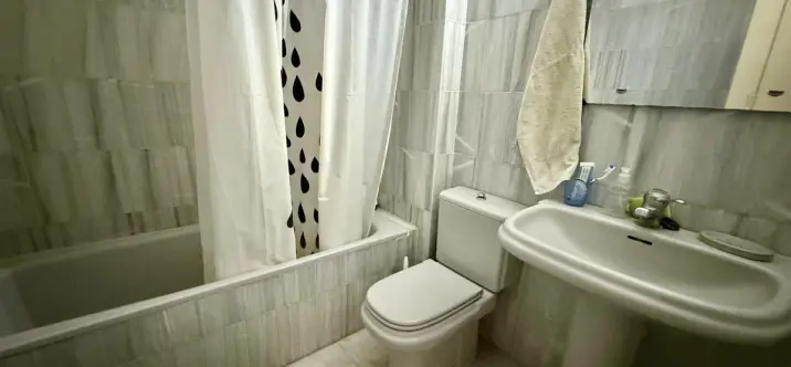 Sale of middle floor apartment in San Pedro de Alcántara 2