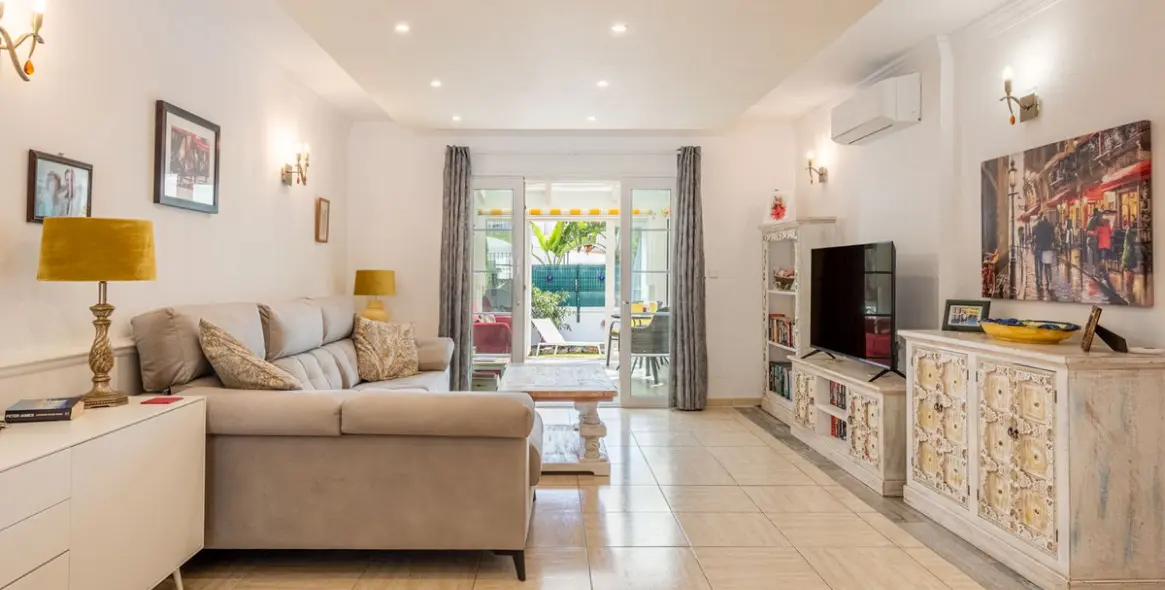 Sale of semi-detached house in Benamara 1