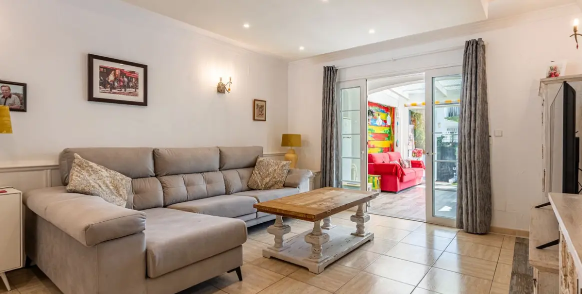 Sale of semi-detached house in Benamara 4