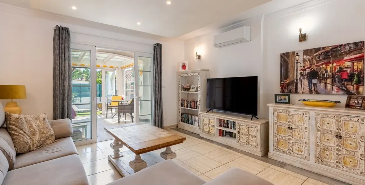 Sale of semi-detached house in Benamara 5