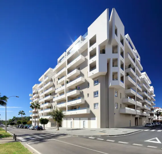 Продажа апартаментов на среднем этаже в Nueva Andalucía