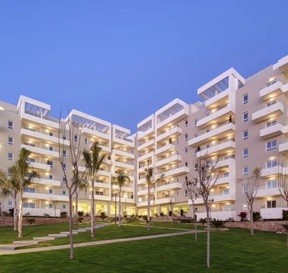 Продажа апартаментов на среднем этаже в Nueva Andalucía