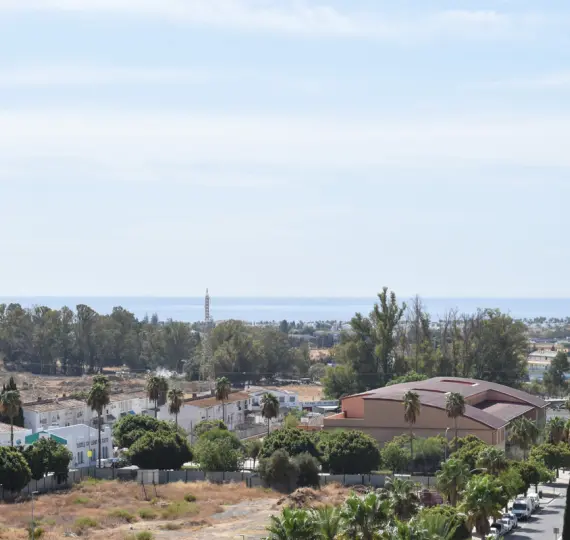 Продажа апартаментов на среднем этаже в Nueva Andalucía