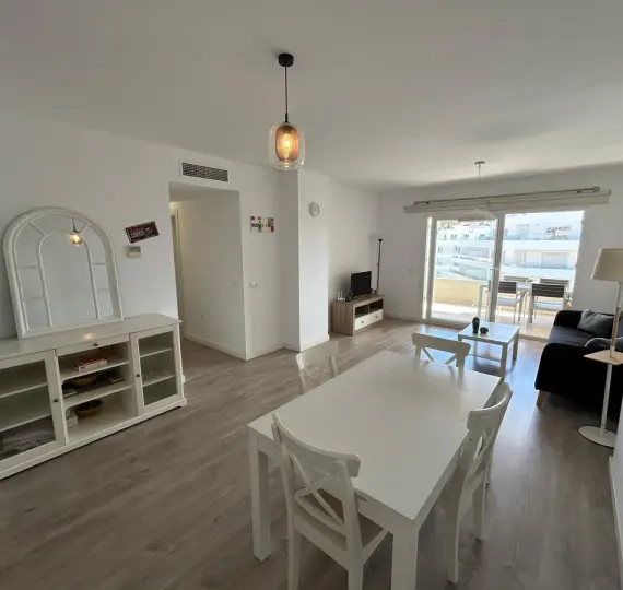 Продажа апартаментов на среднем этаже в Nueva Andalucía