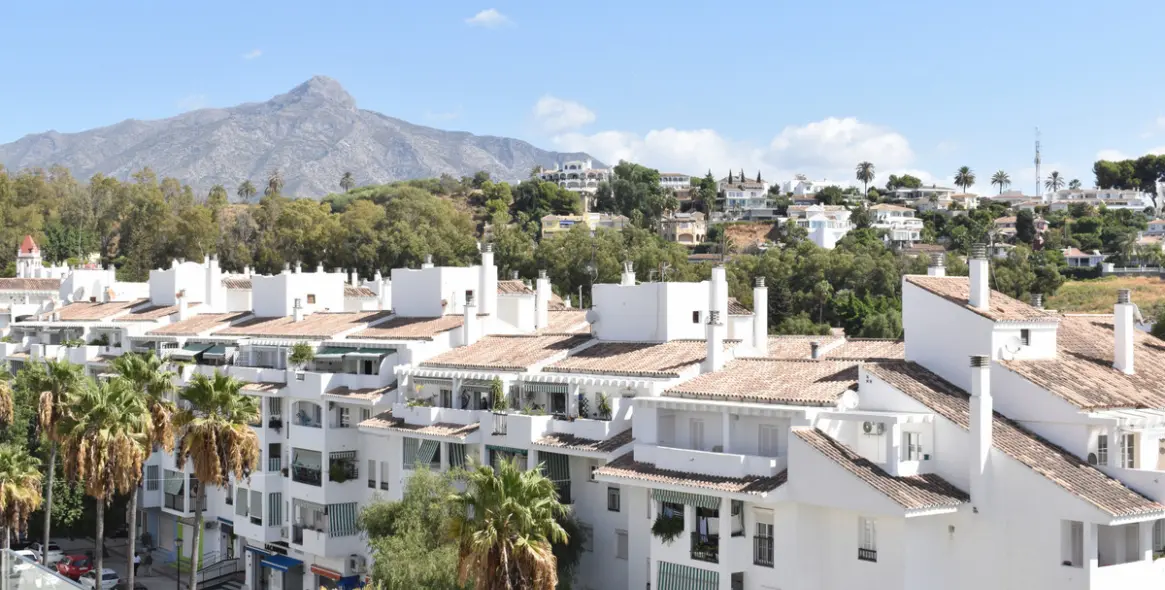 Продажа апартаментов на среднем этаже в Nueva Andalucía 10