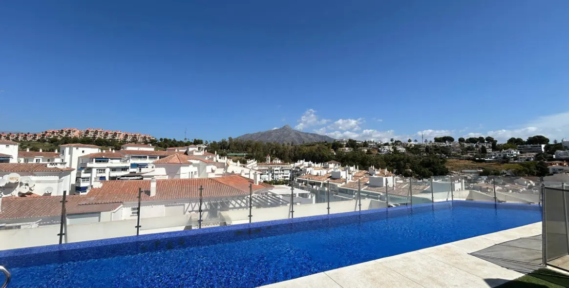Sale of middle floor apartment in Nueva Andalucía 27