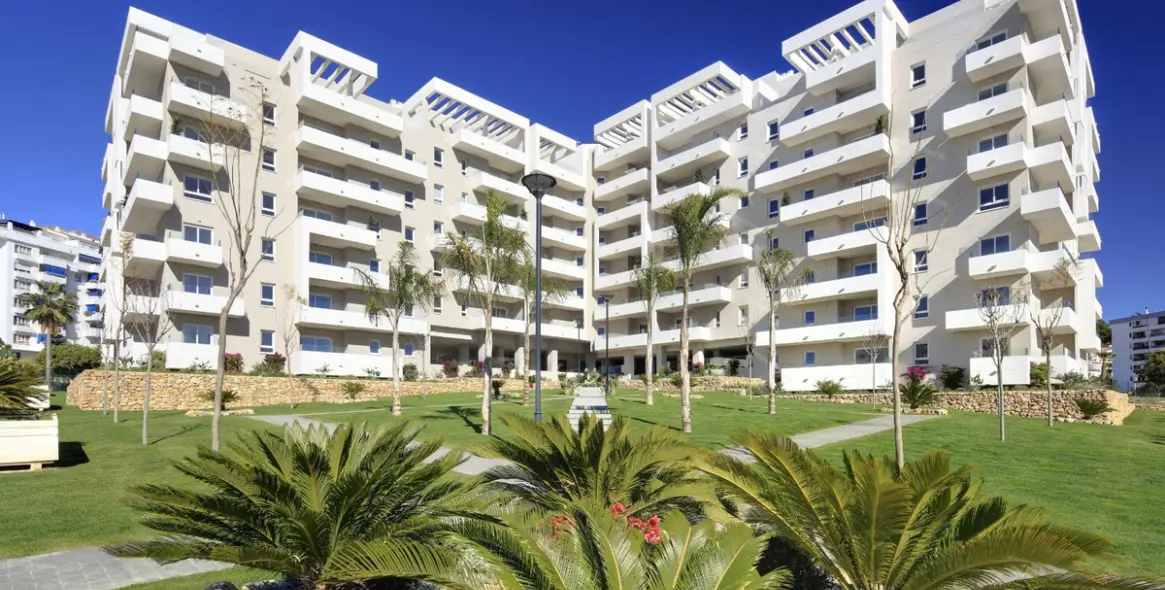 Sale of middle floor apartment in Nueva Andalucía 30