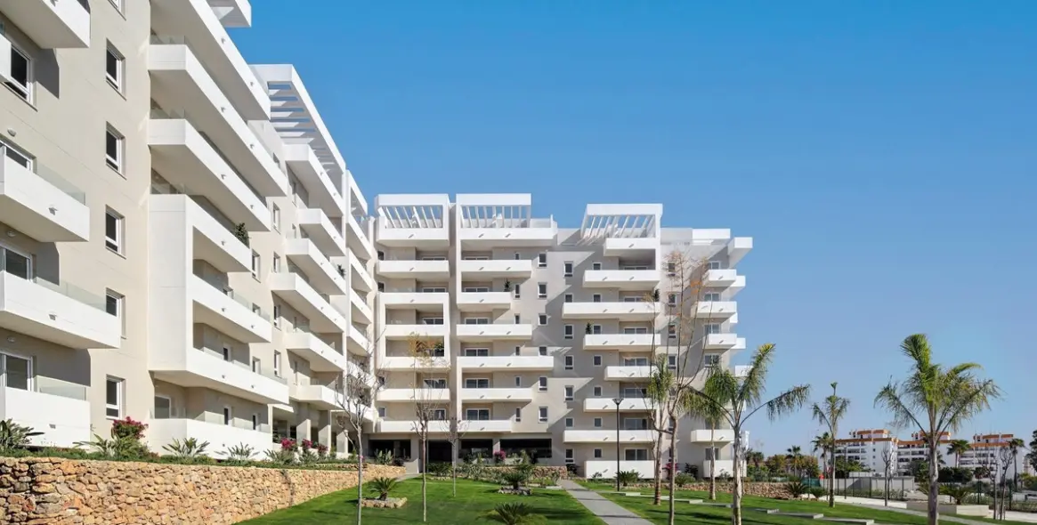 Sale of middle floor apartment in Nueva Andalucía 31