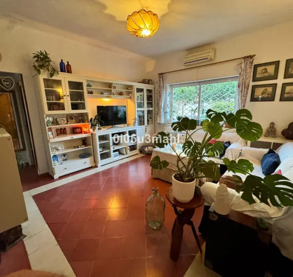 Sale of middle floor apartment in El Palo