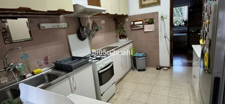 Sale of middle floor apartment in El Palo 2