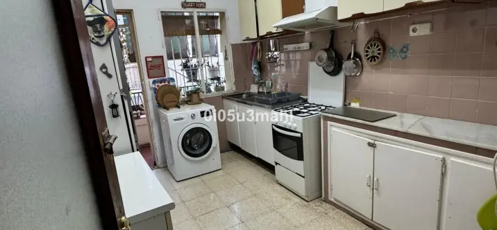 Sale of middle floor apartment in El Palo 3