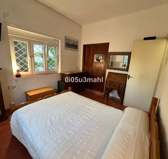 Sale of middle floor apartment in El Palo