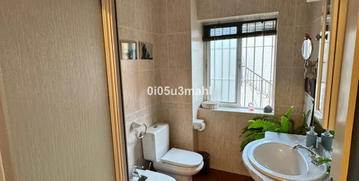 Sale of middle floor apartment in El Palo 7