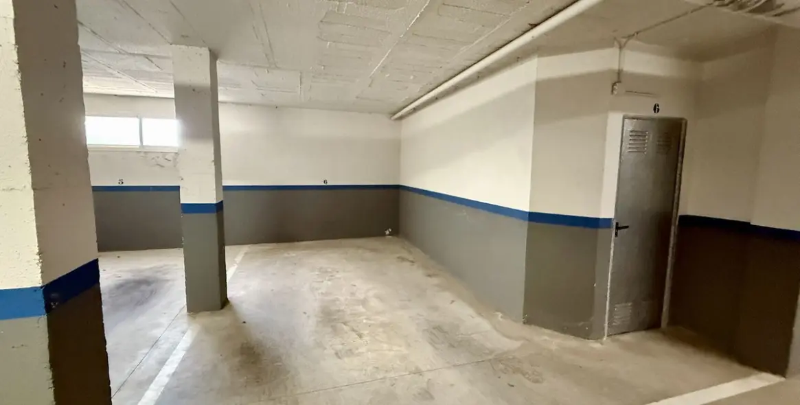 Sale of middle floor apartment in Elviria 31