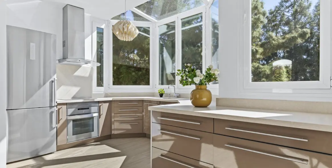 Sale of townhouse in Calahonda 1