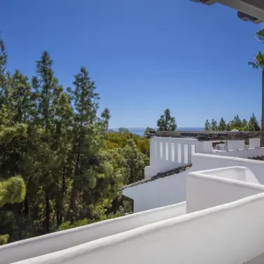 Sale of townhouse in Calahonda