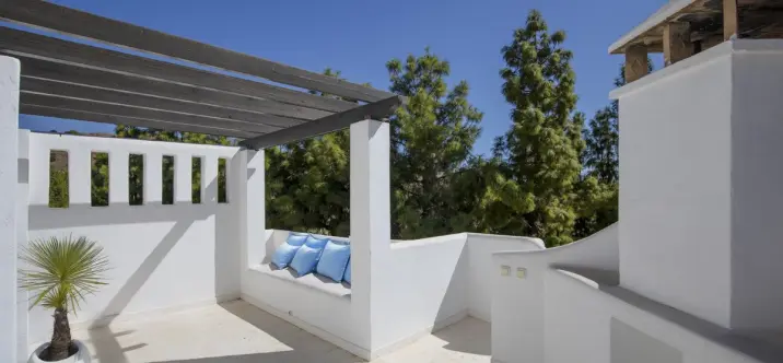 Sale of townhouse in Calahonda 3