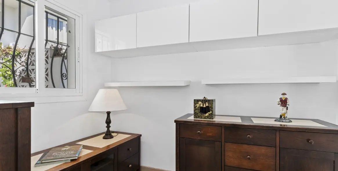 Sale of townhouse in Calahonda 16