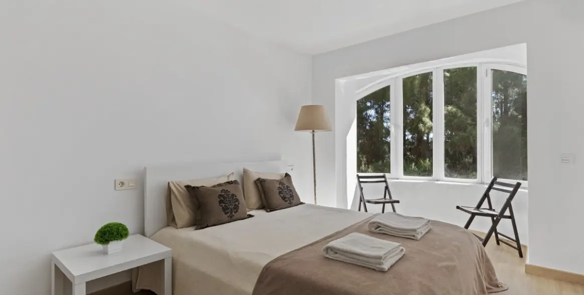 Sale of townhouse in Calahonda 17