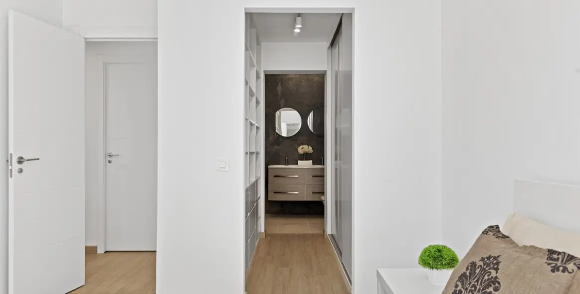 Sale of townhouse in Calahonda 18