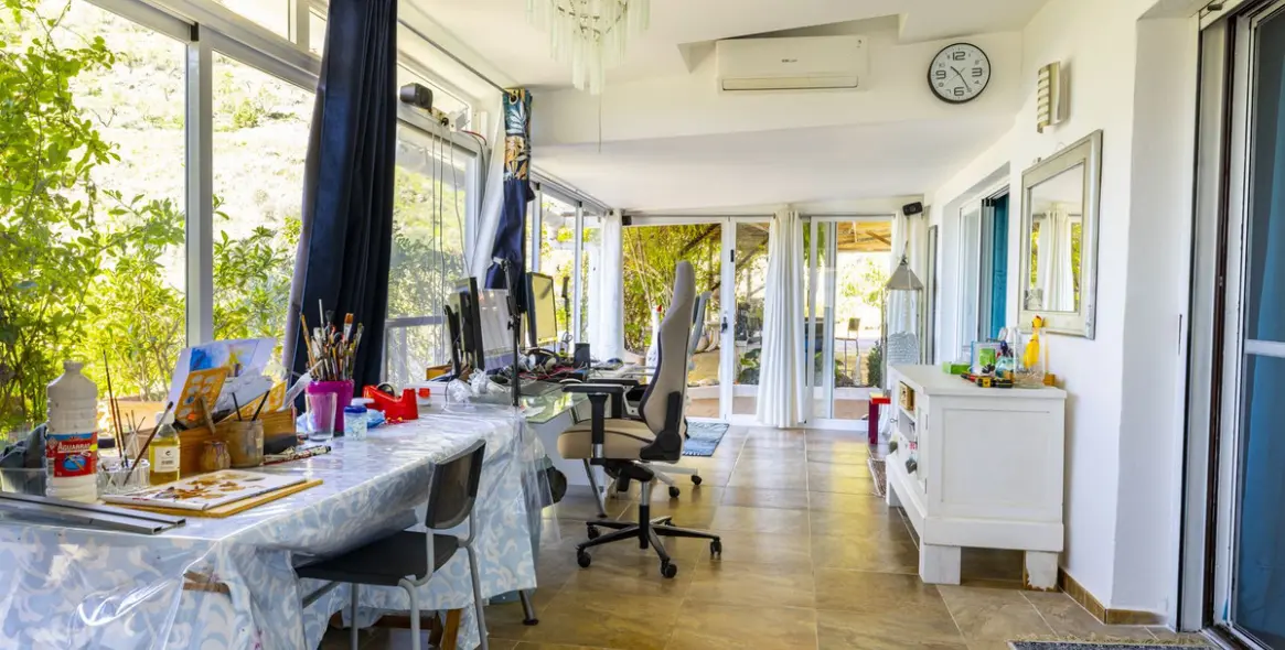 Sale of detached villa in Arenas 11