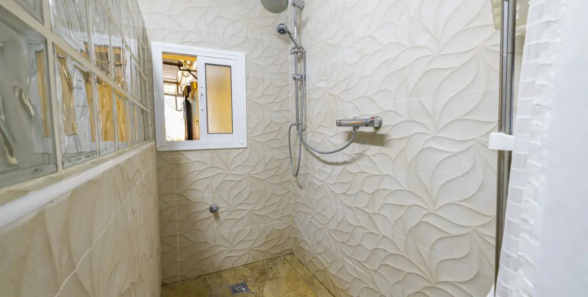 Sale of detached villa in Arenas 16