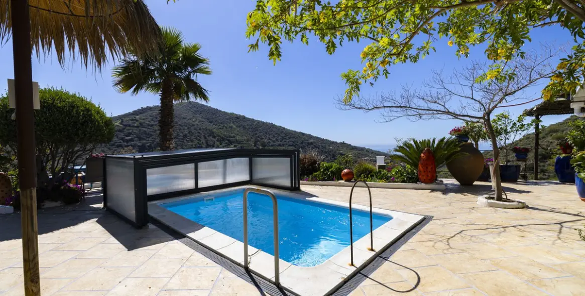 Sale of detached villa in Arenas 27