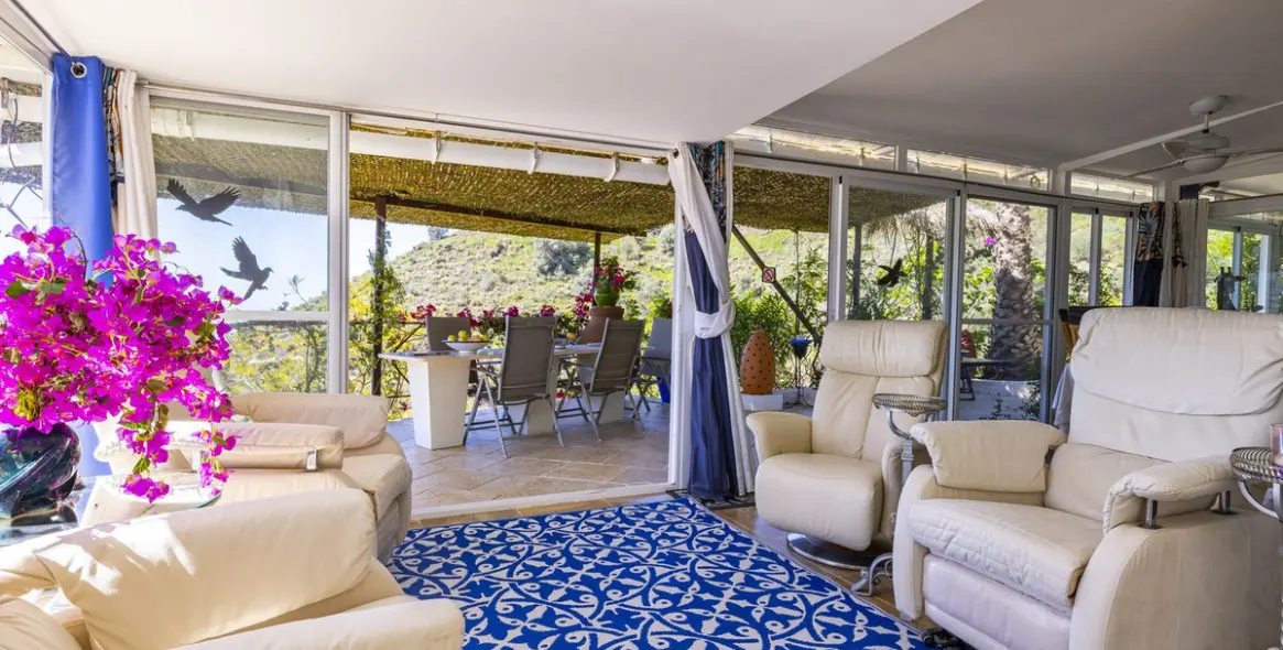 Sale of detached villa in Arenas 30