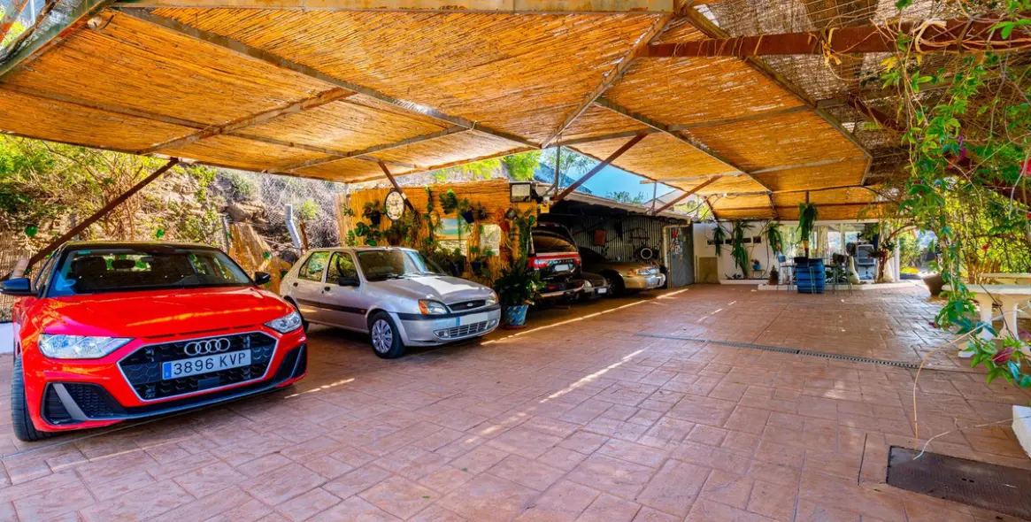 Sale of detached villa in Arenas 35