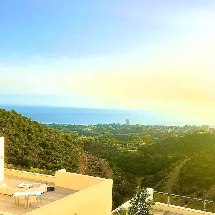 Sale of ground floor apartment in Altos de los Monteros