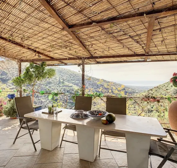 Sale of detached villa in Arenas