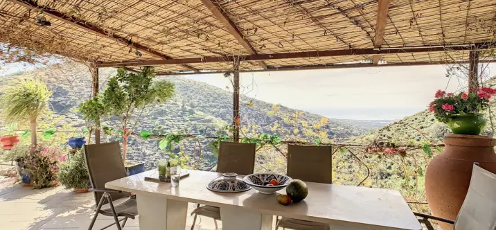 Sale of detached villa in Arenas 0