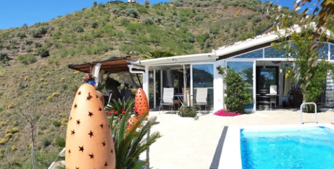 Sale of detached villa in Arenas 2