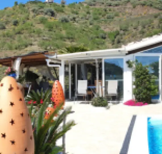 Sale of detached villa in Arenas