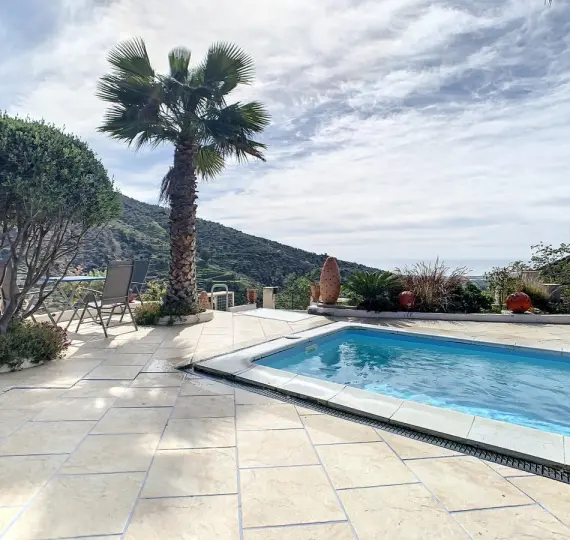 Sale of detached villa in Arenas