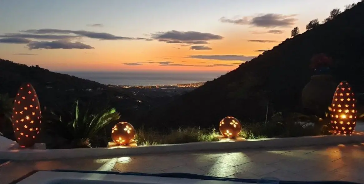 Sale of detached villa in Arenas 9